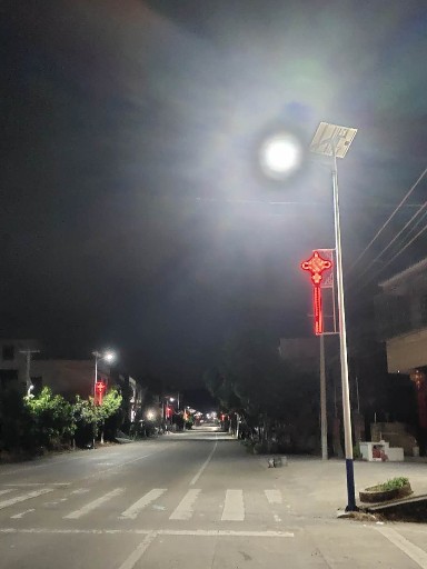 太陽能路燈：以光控應(yīng)天色，以時控遵節(jié)律，以遙控便生活